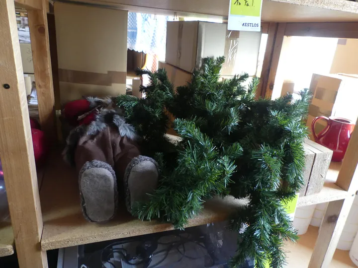 Konvolut Weihnachtsmann-Figur und Weihnachsdeko Umfang: 1x Fachinhalt